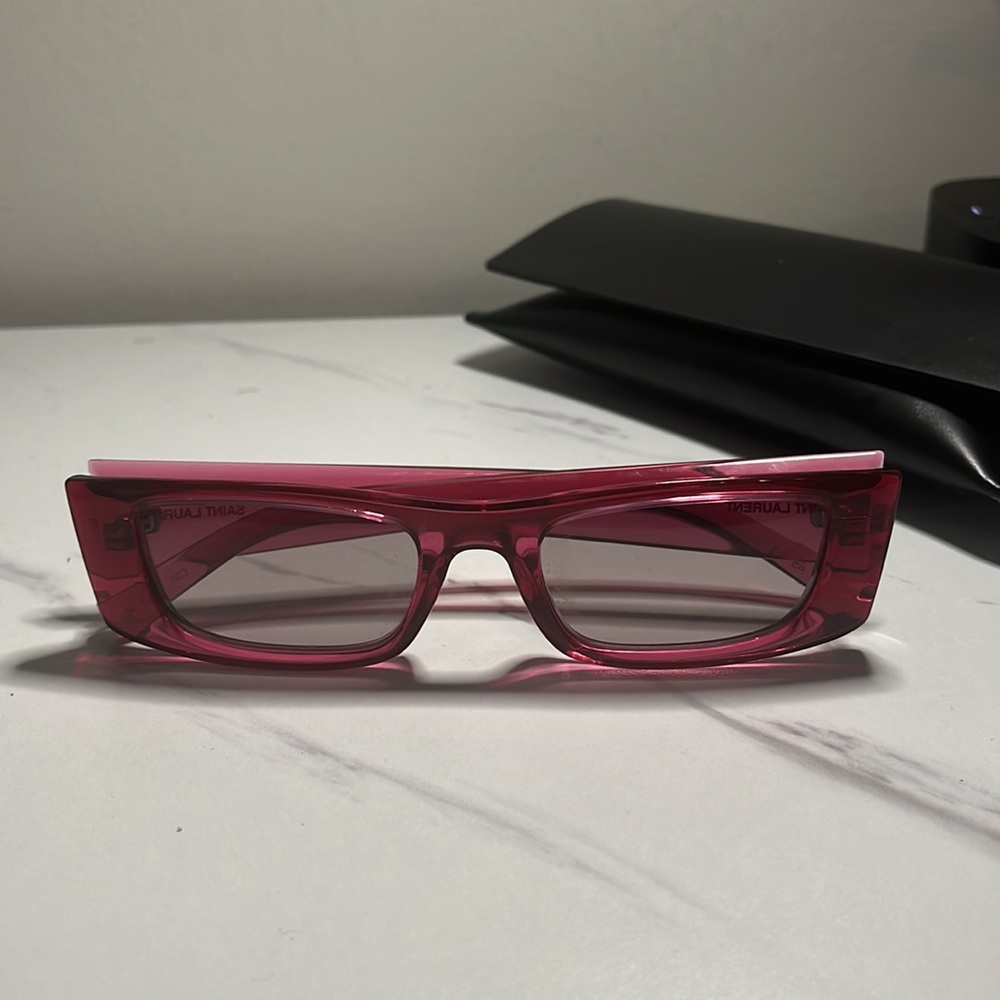 SAINT LAURENT
Pink SL 553 Sunglasses